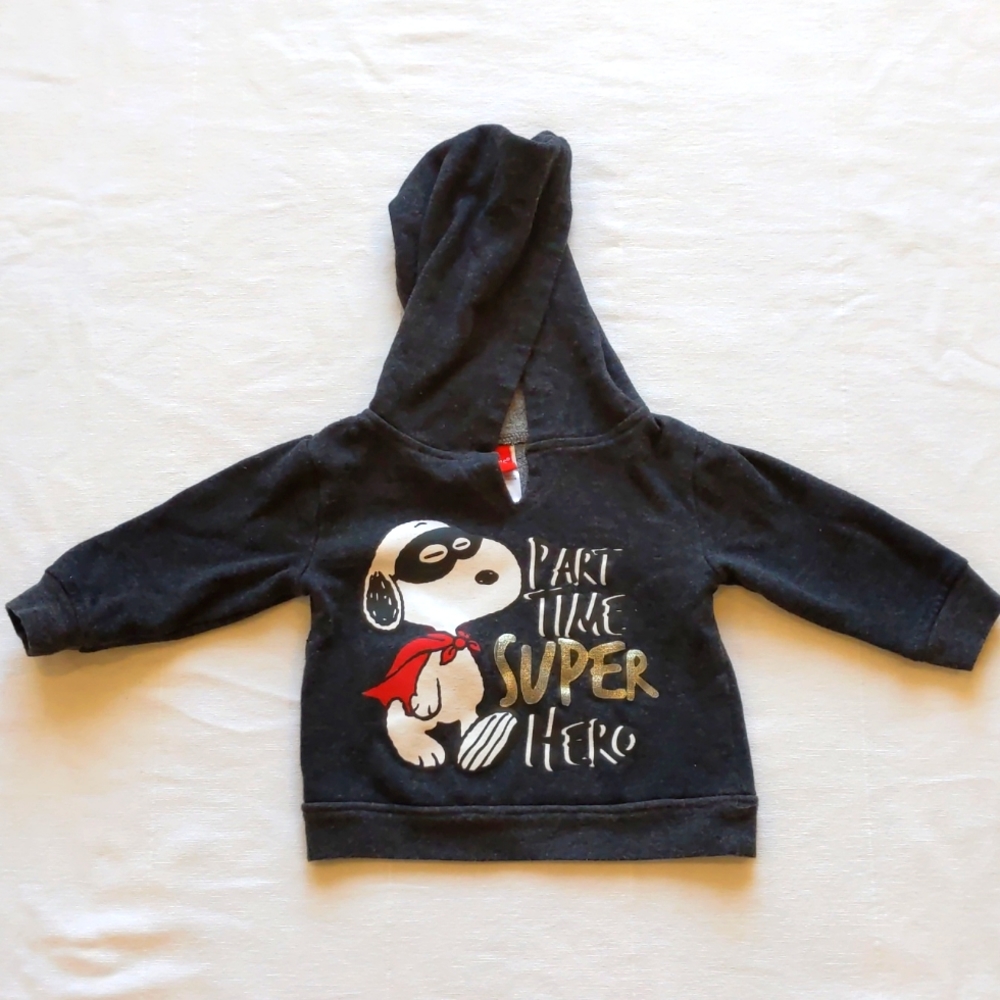 PEANUTS SNOOPY HOODIE 6-9 MONTHS